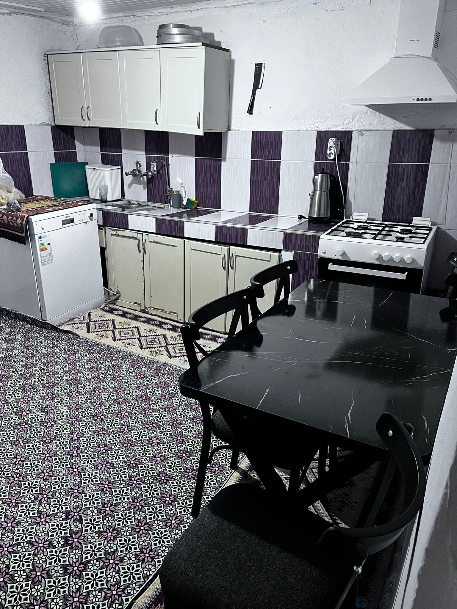 AUTO: gallery image 15