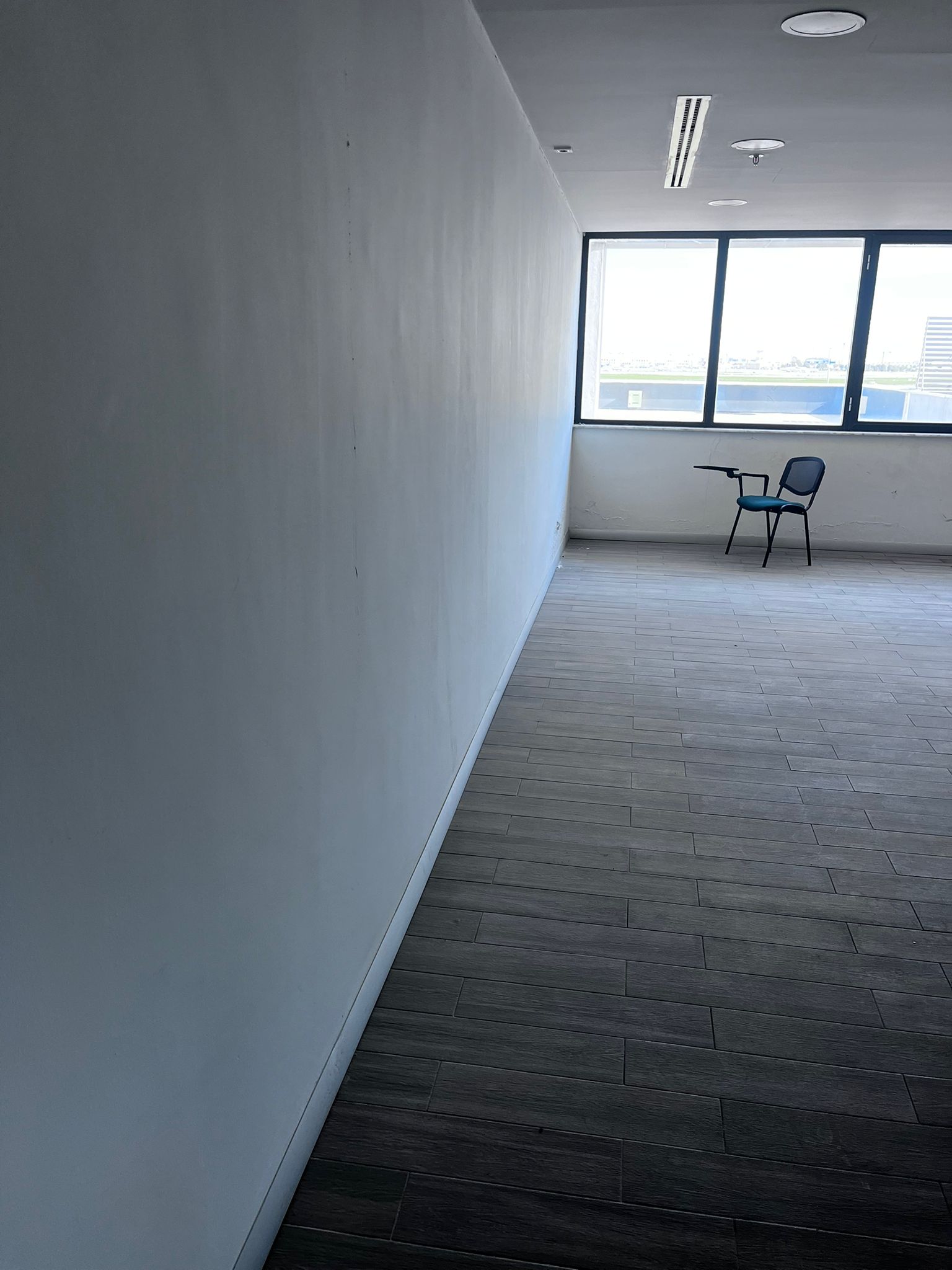 AUTO: gallery image 16
